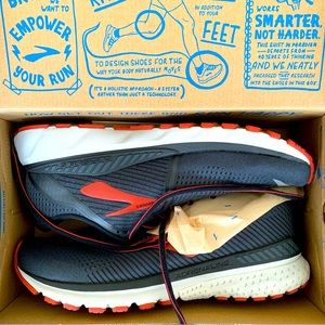 Brooks Adrenaline GTS 20 running shoes